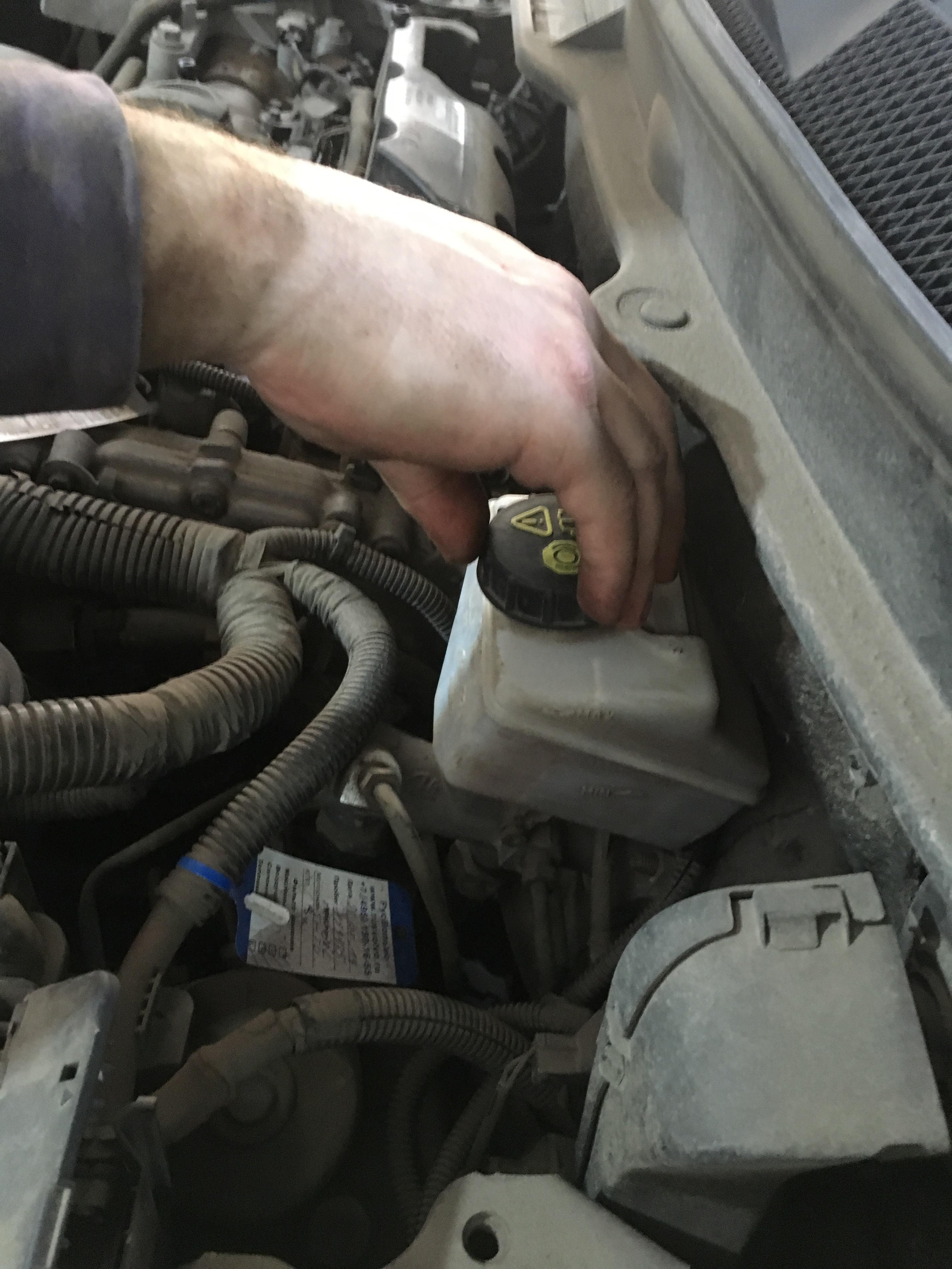 замена тормозной жидкости volvo